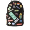 DER RUCKSACK MIT 32 ABNEHMBAREN PATCHES UND KLETTVERSCHLUSS