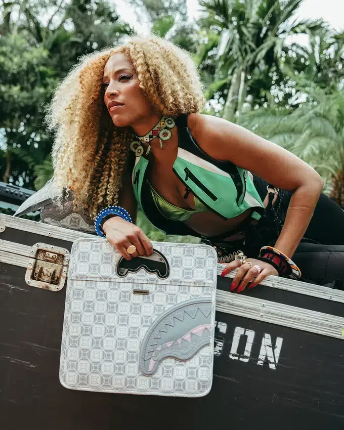 A.I.8 AFRICAN INTELLIGENCE BOOKED & BUSY CITY SAVVY HANDTASCHE