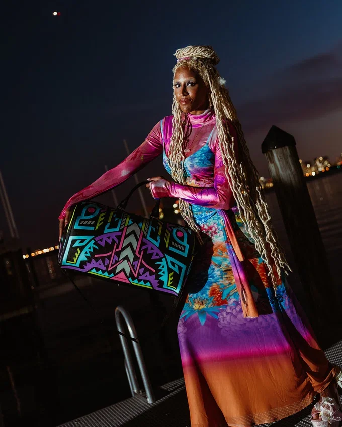 A.I. PATH TO THE FUTURE III Seesäcke – SANDFLOWER COLLAB (GLOW IN THE DARK)