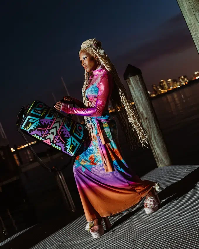A.I. PATH TO THE FUTURE III Seesäcke – SANDFLOWER COLLAB (GLOW IN THE DARK)