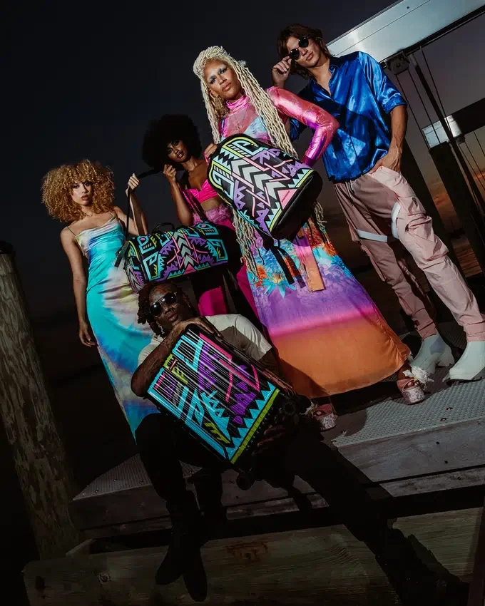 A.I. PATH TO THE FUTURE III Seesäcke – SANDFLOWER COLLAB (GLOW IN THE DARK)