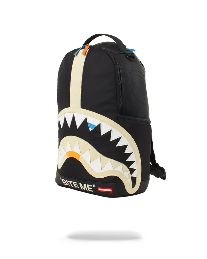 BITE ME SHARK (SCHWARZ) RUCKSACK