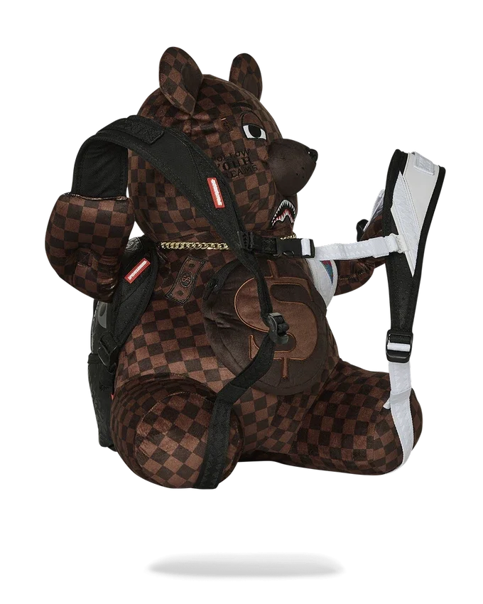 BÄR, DER DEN RUCKSACK ALS RUCKSACK TRÄGT