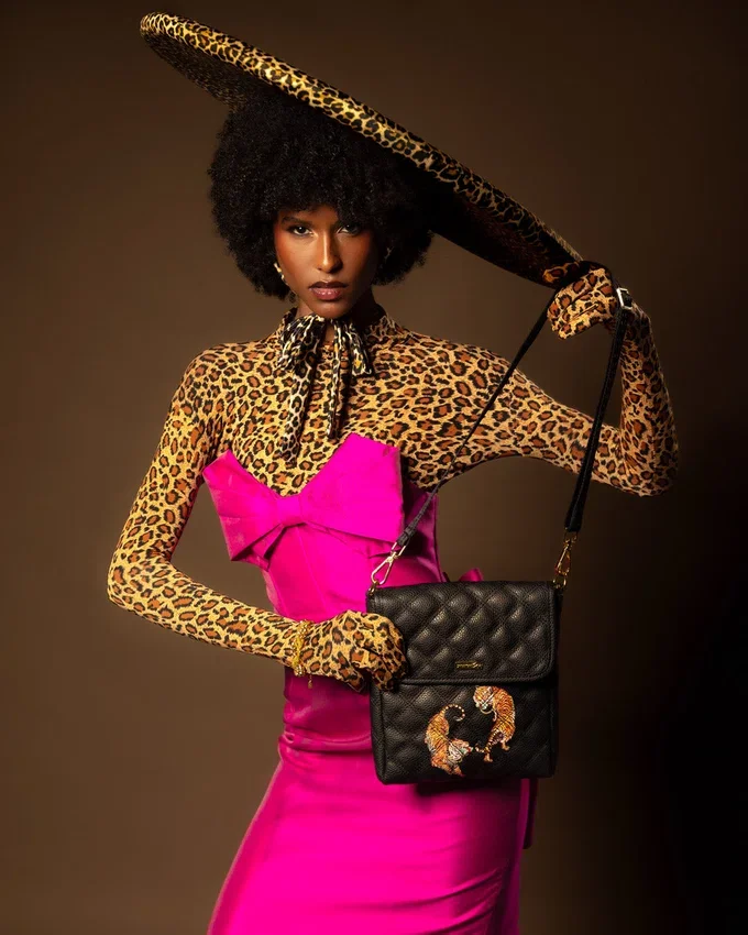 CATWALK CURRENCY Sling-Tasche für Kurierrucksäcke