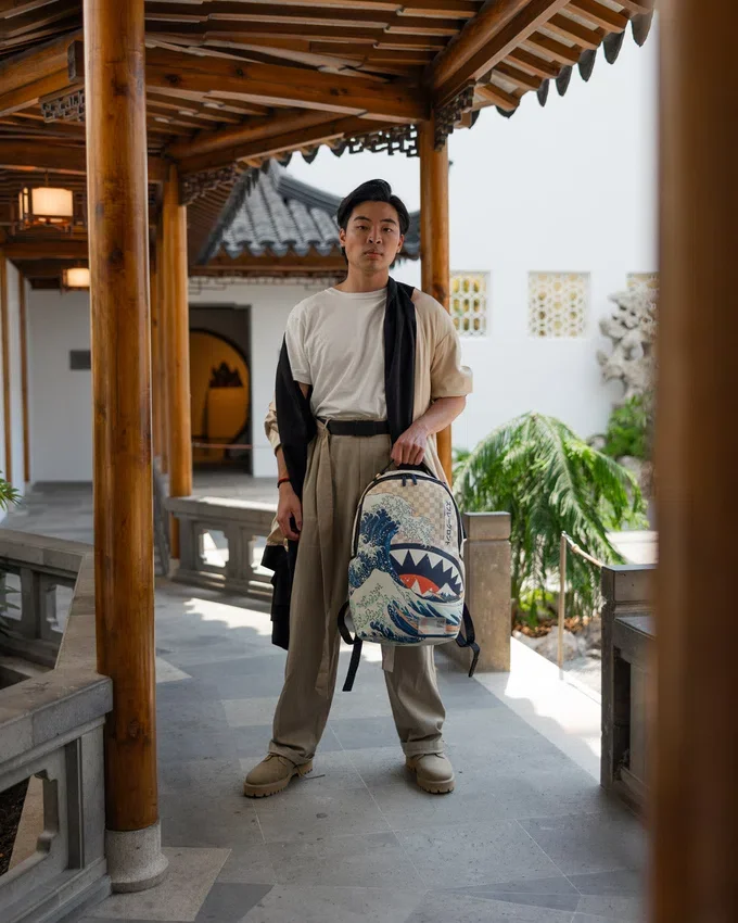 DER MET HOKUSAI GREAT WAVE RUCKSACK