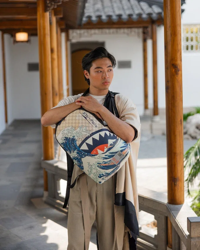DER MET HOKUSAI GREAT WAVE RUCKSACK
