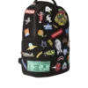 DER RUCKSACK MIT 32 ABNEHMBAREN PATCHES UND KLETTVERSCHLUSS