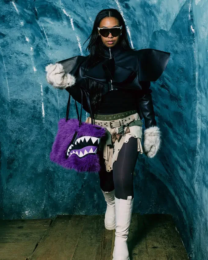 FURZILLA Shark (PURP) Tragetaschen