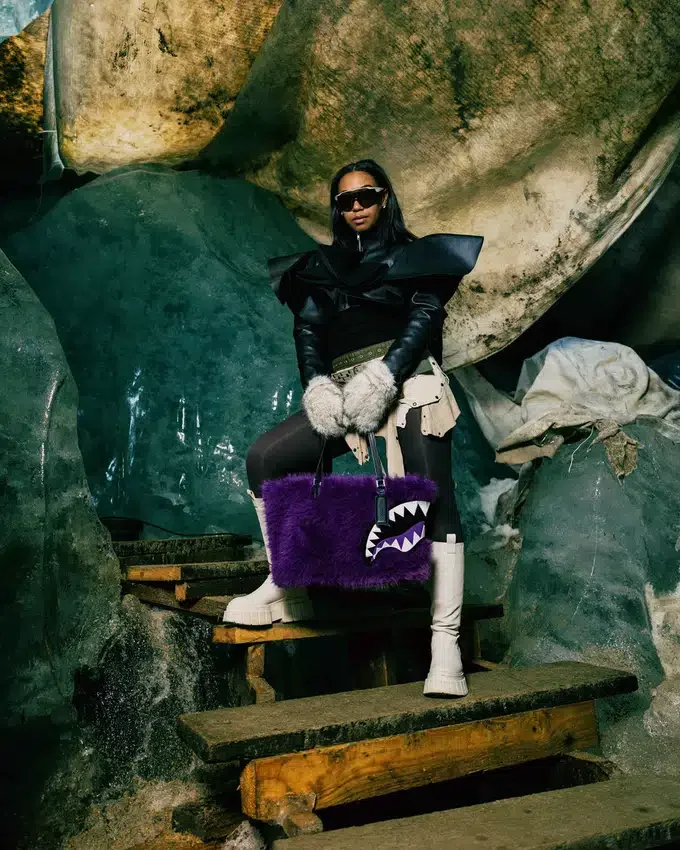 FURZILLA Shark (PURP) Tragetaschen
