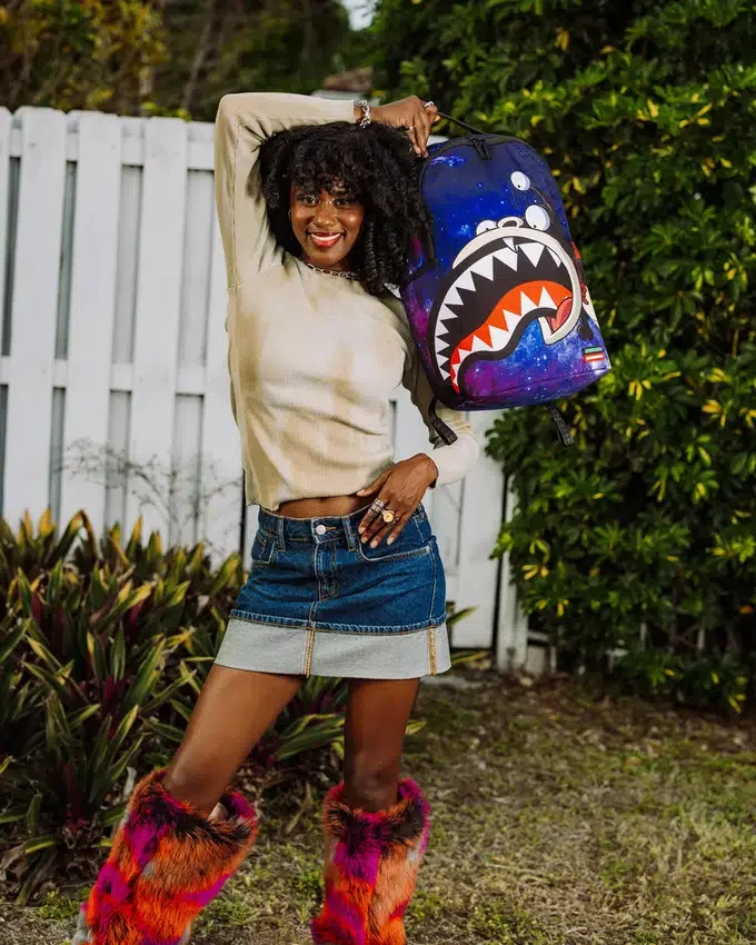 FUTURAMA NIBBLER EAT SHARK DLXR-Rucksack
