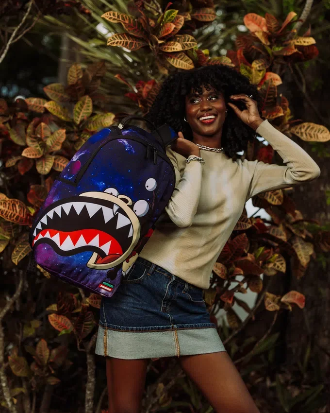 FUTURAMA NIBBLER EAT SHARK DLXR-Rucksack
