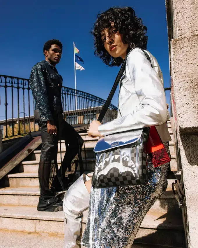 GHOST DRIP Kurierrucksack