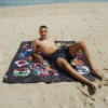 GLOBAL MOGUL UNLIMITED MILES ZUSAMMENFALTBARE STRANDMATTE/DECKE, WASSERABWEISEND, UMWANDELBAR IN EINE TRAGETASCHE ODER EINE TRAGETASCHE MIT STRANDTASCHEN