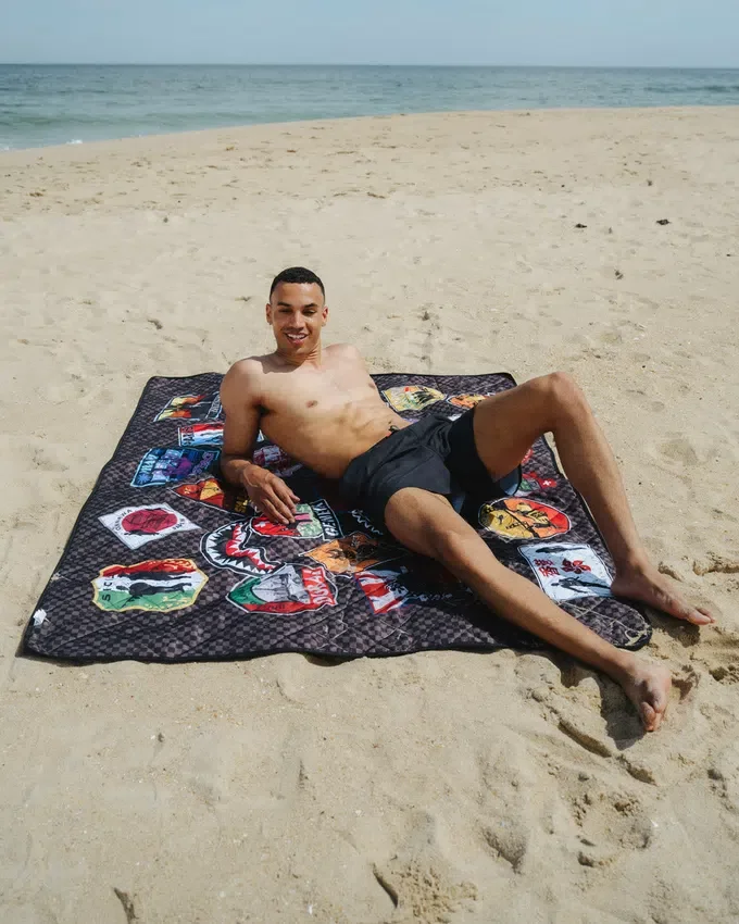 GLOBAL MOGUL UNLIMITED MILES ZUSAMMENFALTBARE STRANDMATTE/DECKE, WASSERABWEISEND, UMWANDELBAR IN EINE TRAGETASCHE ODER EINE TRAGETASCHE MIT STRANDTASCHEN