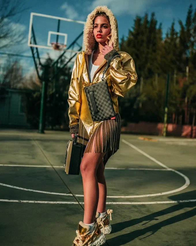 Henny BLACK CROSSOVER-CLUTCH