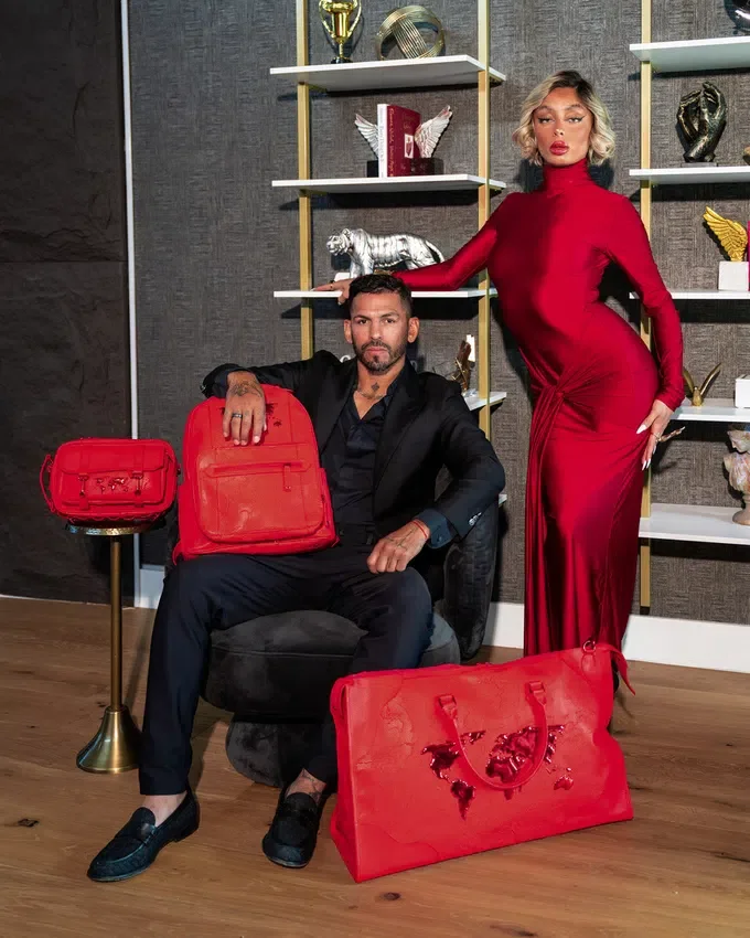 JAMES FIRST CLASS RUBY RED Umhängetasche