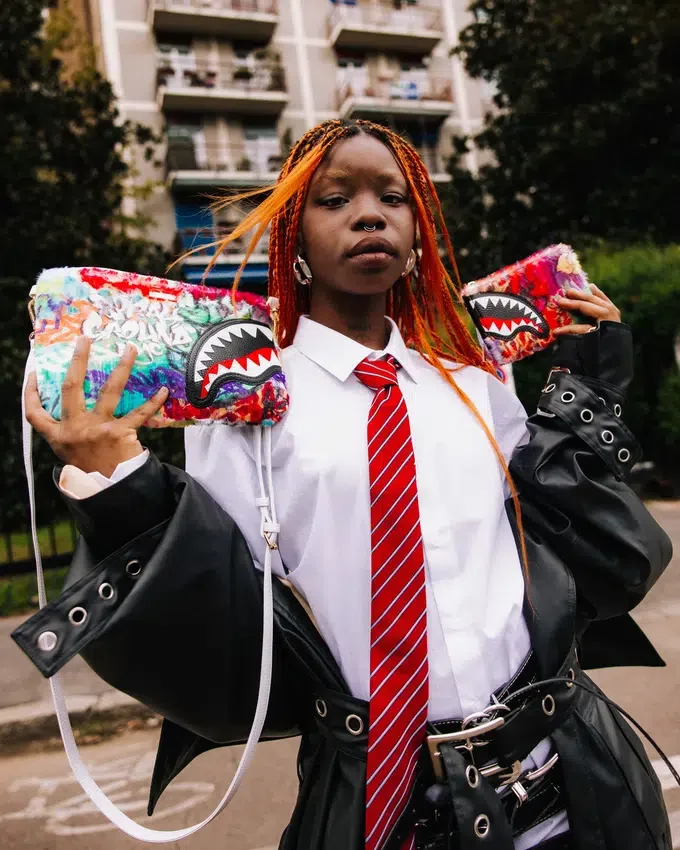 LE MONDE DES GRAFFITIS CROSSOVER-CLUTCH