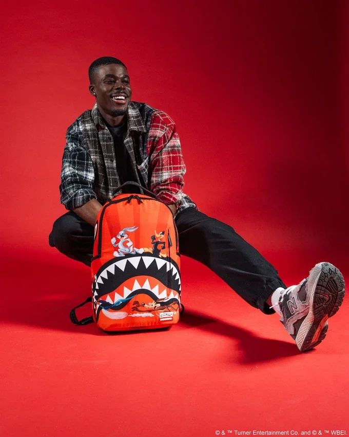 LOONEY TUNES „SHARK RUN“ DLXSR-Rucksäcke