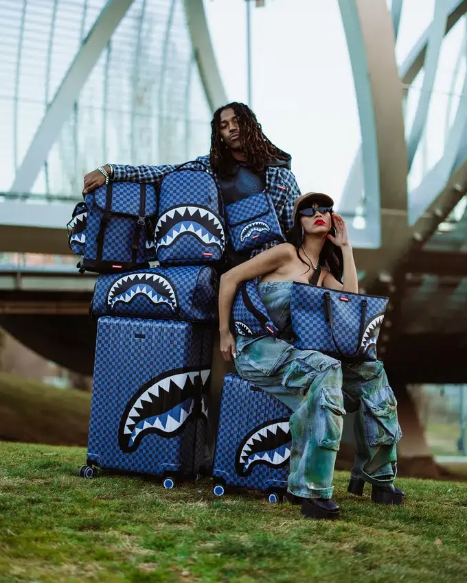 MIDNIGHT MAGIC SHARKS IN PARIS Kurierrucksäcke mit Sling-Taschen