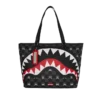 SHARK MOB HIDEOUT TRAGETASCHE