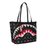 SHARK MOB HIDEOUT TRAGETASCHE