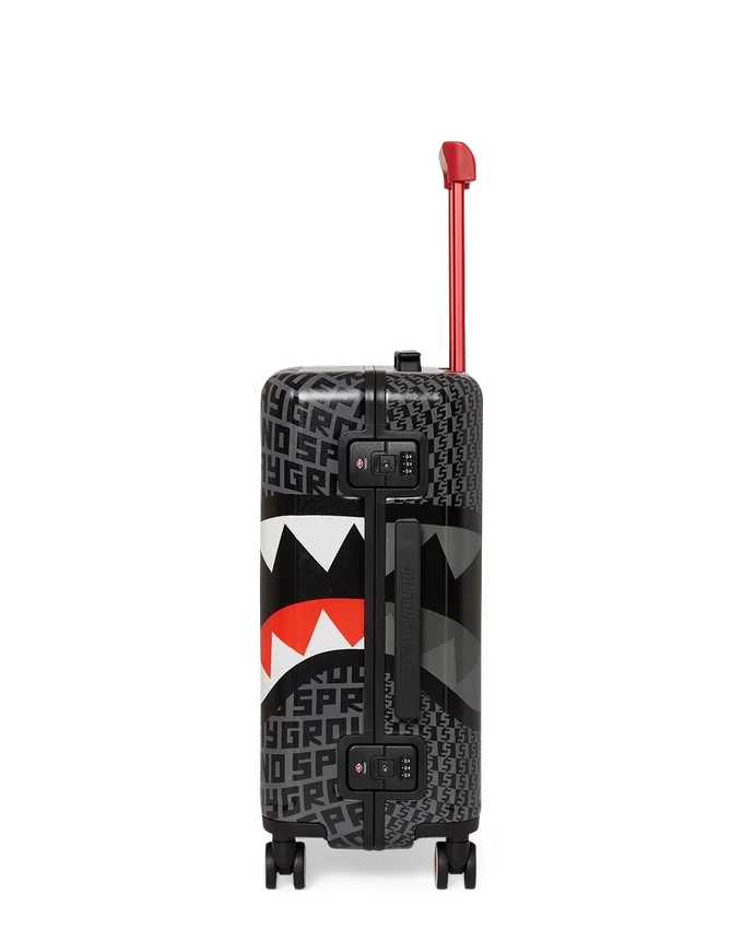 SHARKFINITY STEALTH PILOT SHARKNAUTICS HARDSHELL-REISEGEPÄCK
