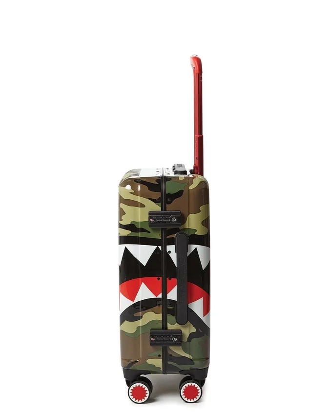 SHARKNAUTICS (Camo) 21,5” Reisegepäck
