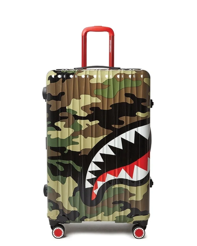 SHARKNAUTICS (Camo) 29,5” REISEGEPÄCK
