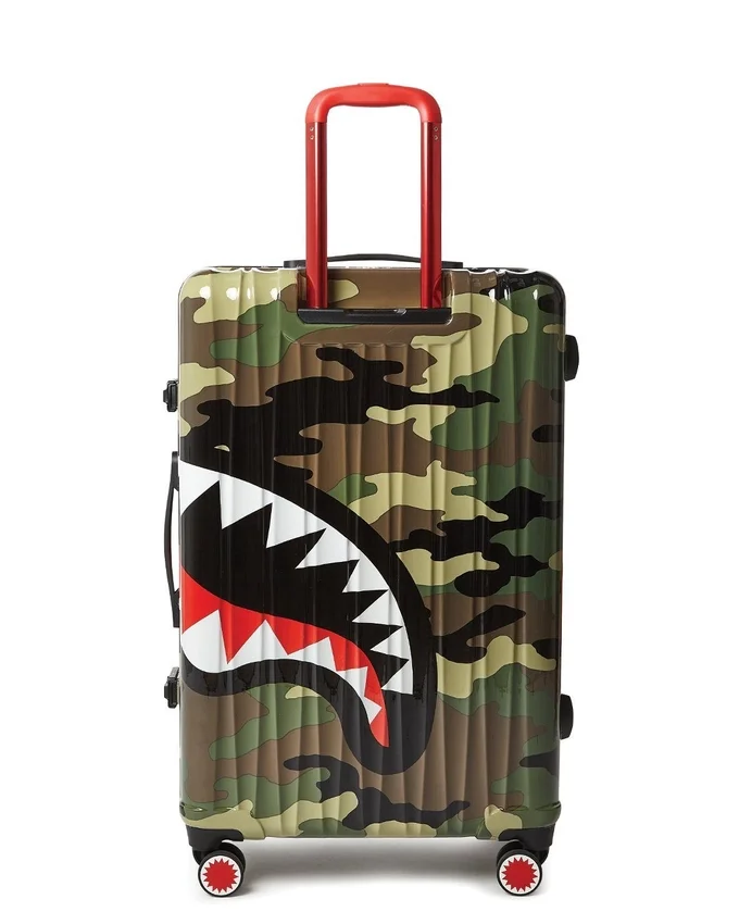 SHARKNAUTICS (Camo) 29,5” REISEGEPÄCK
