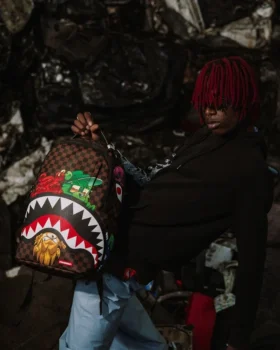SHARKS IN PARIS CHARACTERS SNEAKIN RUCKSACK (DLXV)
