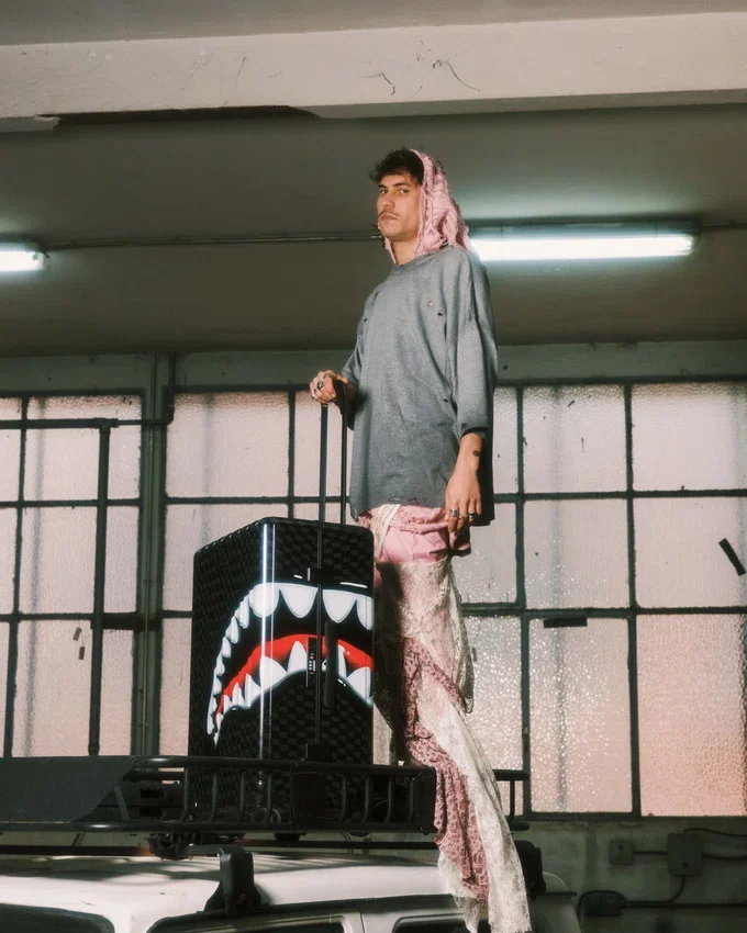 SHARKS IN PARIS HYPER PUFF REISEGEPÄCK IN VOLLGRÖSSE