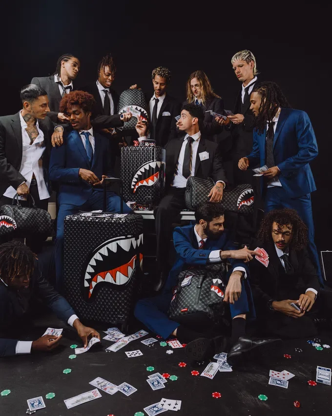 SHINOBI SHARKS IN PARIS REISEGEPÄCK