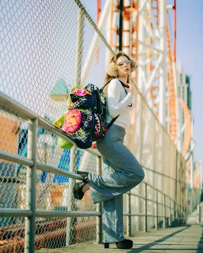 SLIME DIME MONEYBEAR TEDDYBÄR AUF DEM RUCKSACK