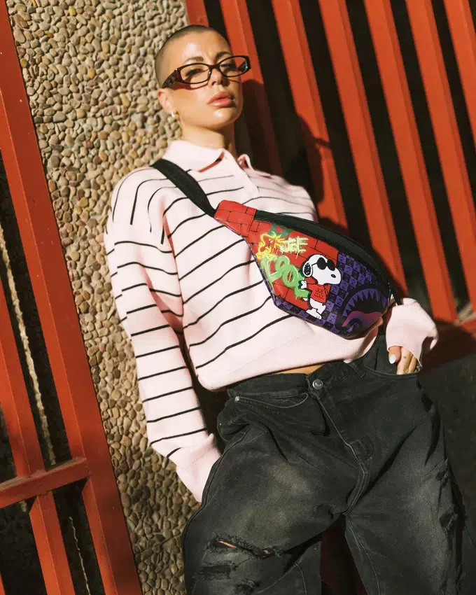 SNOOPY JOE COOL Savvy Umhängetasche