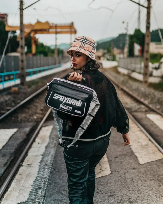 SWERVE CARGO Umhängetasche