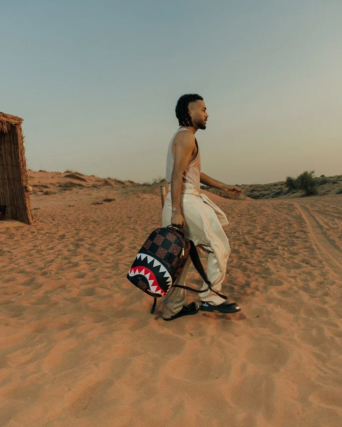THAT BIG CHECK SHARK RUCKSACK