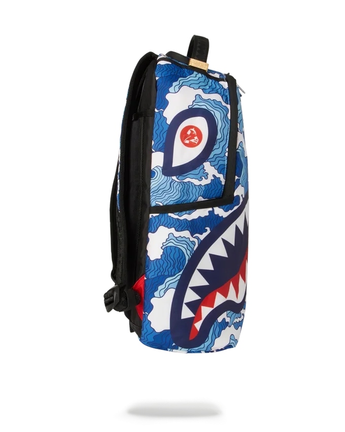 THE SHARK WAVE (hergestellt aus 100 % recycelten Plastikflaschen aus dem Meer)