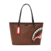 TOTE-TASCHE MIT HAI- UND TOTENKOPF-MOTIV