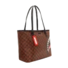 TOTE-TASCHE MIT HAI- UND TOTENKOPF-MOTIV