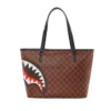 TOTE-TASCHE MIT HAI- UND TOTENKOPF-MOTIV