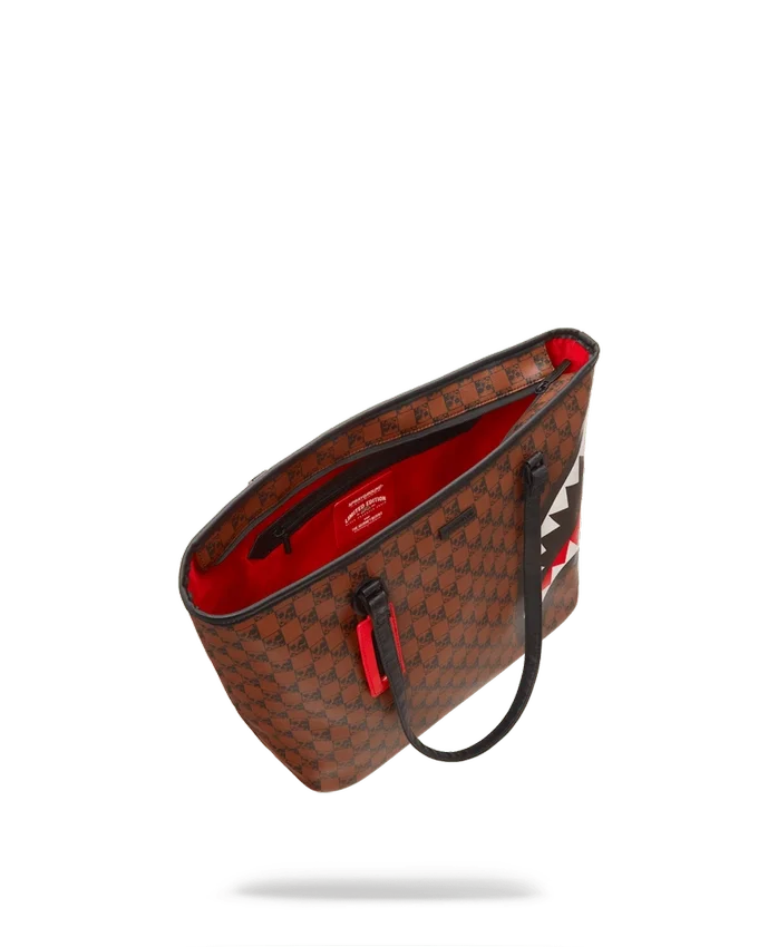 TOTE-TASCHE MIT HAI- UND TOTENKOPF-MOTIV